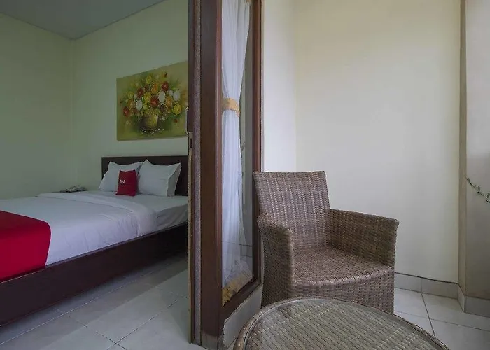 Pensión Reddoorz At Benesari 2 Legian Kuta Lombok