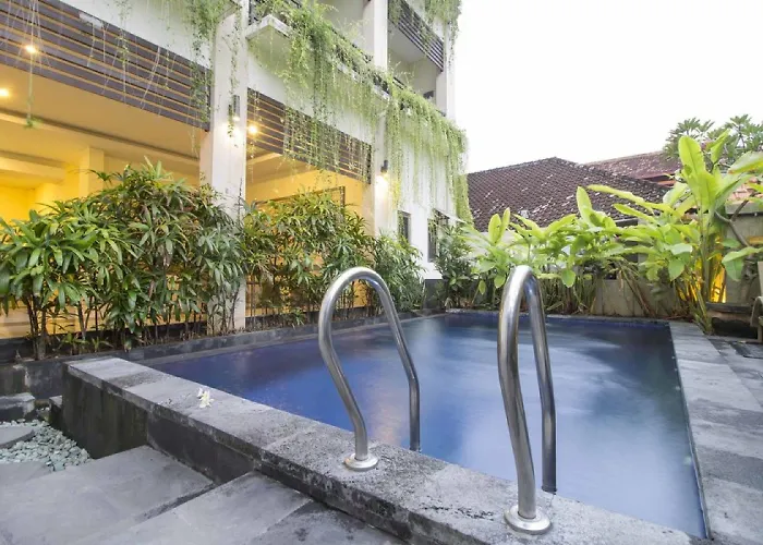 Pensión Reddoorz At Benesari 2 Legian Kuta Lombok